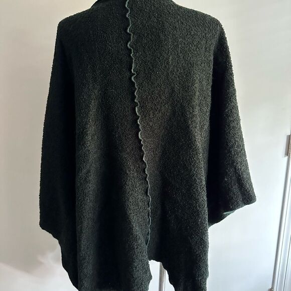 Green/Black Courtney Washington Fuzzy Cardigan/Cape/Jacket, One Size - Picture 5 of 8